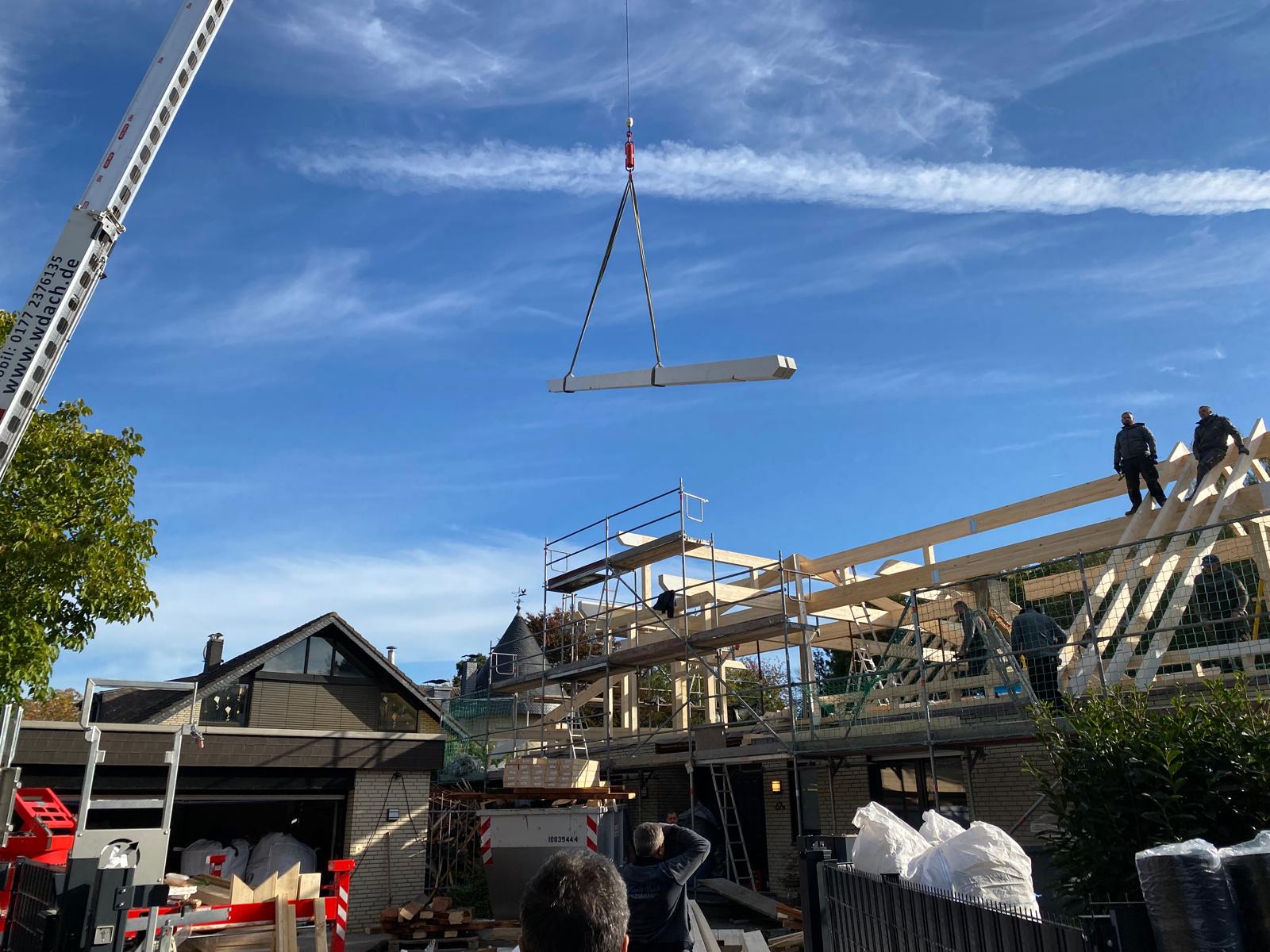 Kranmontage Dachstuhl Stahlträger