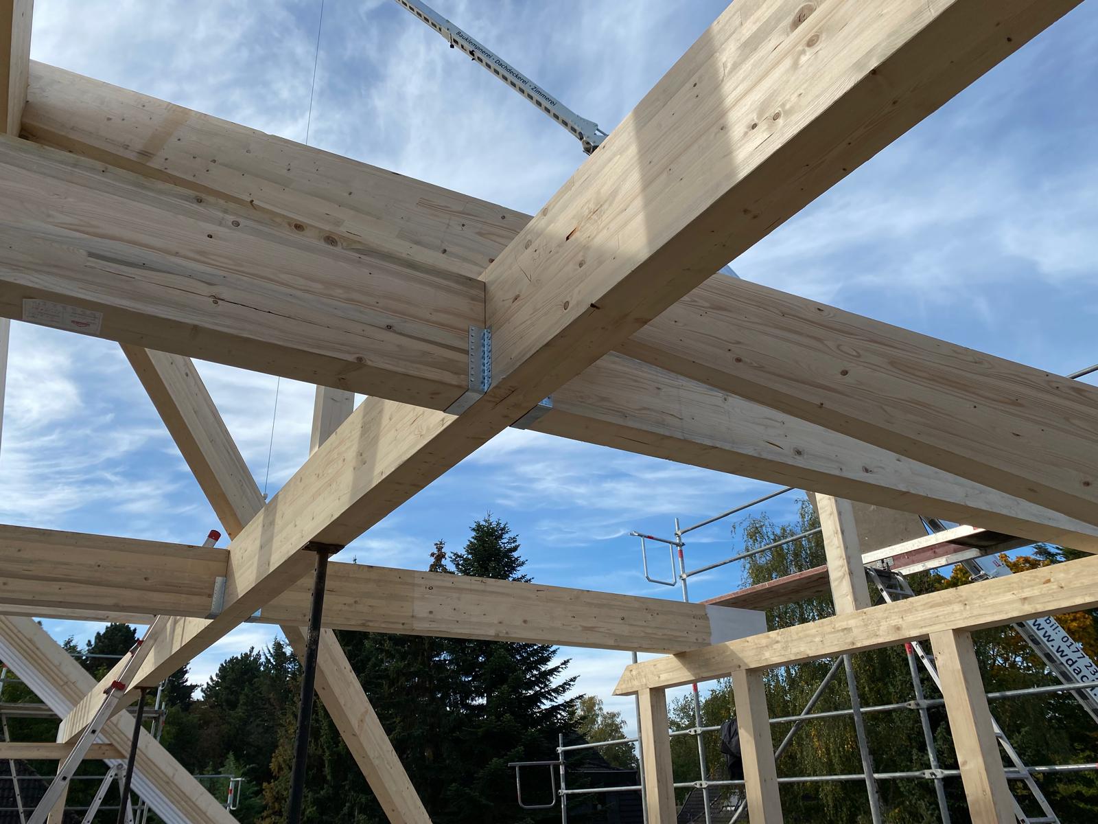 Holzkonstruktion Rohbau Sparren Verbinder